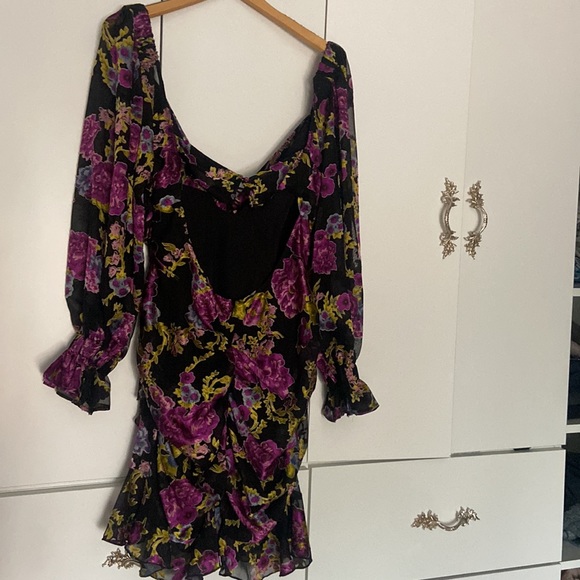 New floral dress! Adorable 🍁 🍁 - Picture 8 of 9